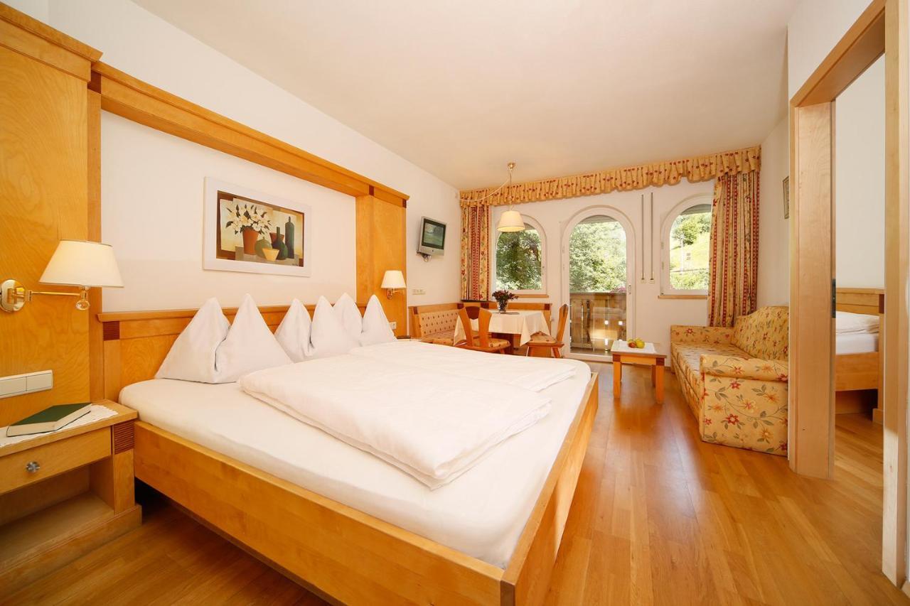 Family Hotel Gutenberg Scena Esterno foto